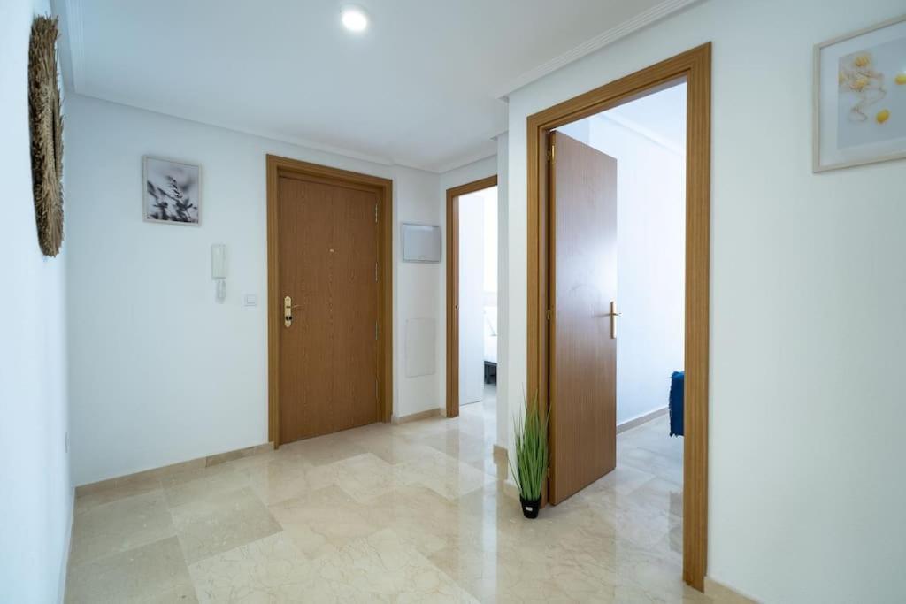 Amplio Apartamento 2 Dormitorios Cerca De La Playa Alicante Exterior photo